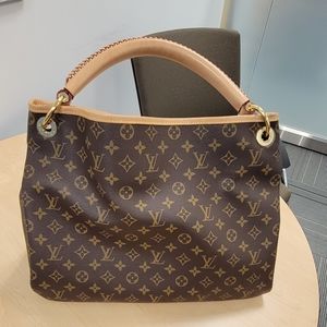 Louis Vuitton Monogram Artsy MM
